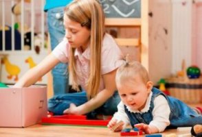 8-9月龄婴幼儿精细动作游戏推荐，家长快跟宝宝