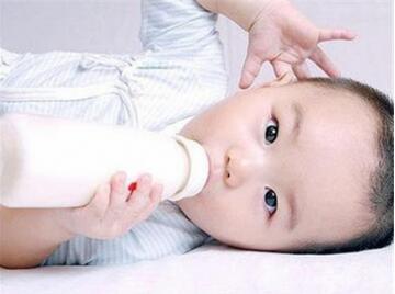 荷兰牛栏奶粉上火吗？宝宝吃奶粉上火怎么办？