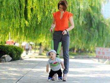 学步带好不好？有危害吗？宝宝多大用学步带？