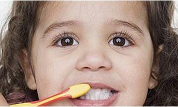 儿童换牙晚是什么原因？儿童换牙注意事项
