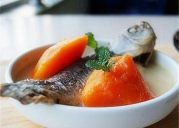 孕妇吃的鲫鱼汤怎么做 鲫鱼汤的做法大全