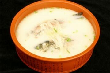 孕妇吃的鲫鱼汤怎么做 鲫鱼汤的做法大全