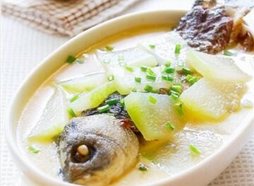 孕妇吃的鲫鱼汤怎么做 鲫鱼汤的做法大全