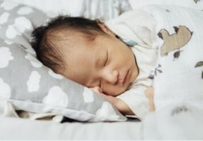 婴儿睡觉不踏实怎么回事？宝宝睡觉不踏实怎么办？