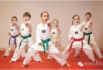 该给孩子学功夫吗？武术、跆拳道哪个更适合学？