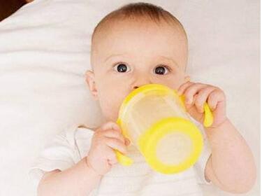 宝宝换奶粉注意事项