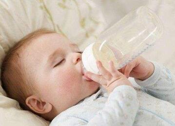 宝宝换奶粉注意事项