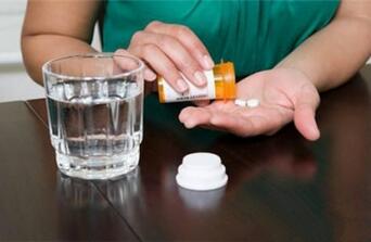 吃避孕药会推迟月经吗