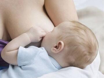 「挤奶方法」用手挤奶的正确手法图，新妈妈一定要看