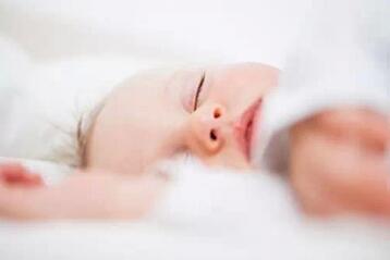 婴儿枕头高度多少合适