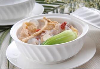 坐月子能吃党参鸡汤吗