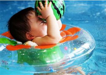 婴儿游泳的好处和坏处