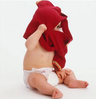 宝宝多大可以自己穿衣服 如何教宝宝穿脱衣服