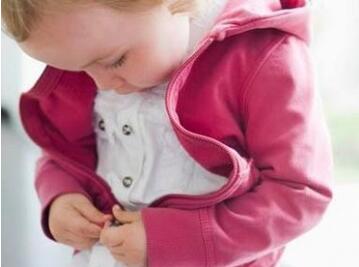 宝宝多大可以自己穿衣服 如何教宝宝穿脱衣服