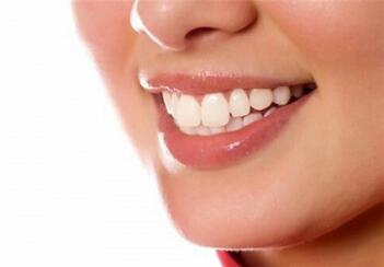 烂嘴角是怎么回事 什么原因