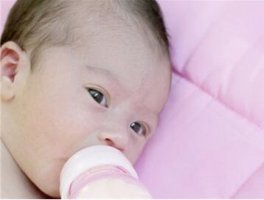 一周新生婴儿吃奶量标准