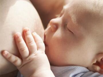 一周新生婴儿吃奶量标准