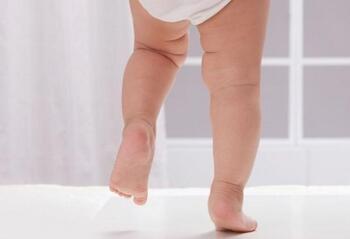 10个月宝宝发育指标标准