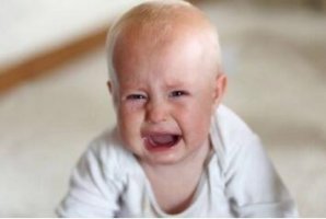 宝宝晚上哭闹是怎么回事