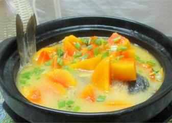 坐月子吃的鲫鱼汤怎么做 鲫鱼汤的做法大全