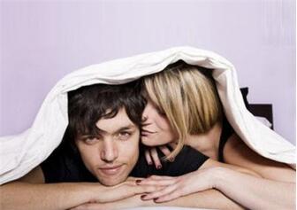 大姨妈来了做床事会咋 月经期同房的危害