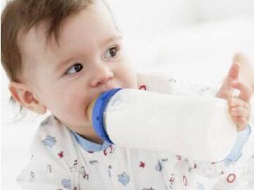 五个月宝宝吃奶量一天吃多少正常
