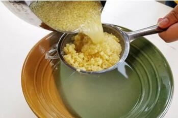 疙瘩汤的家常做法：小米疙瘩汤