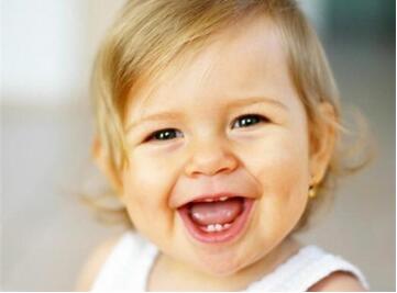 宝宝爱笑好不好