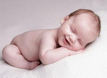 宝宝爱笑好不好