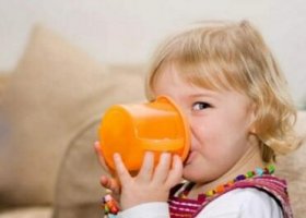 儿童一天喝多少水最好