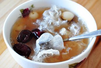 六款适合孕妇吃的营养银耳汤