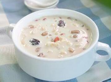 六款适合孕妇吃的营养银耳汤