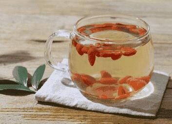 枸杞子泡水喝的害处和功效