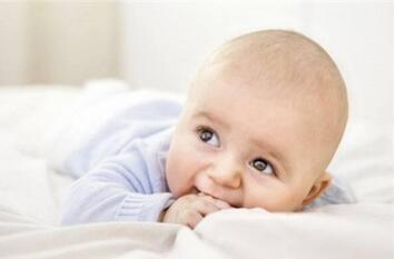 五个月的宝宝能坐吗