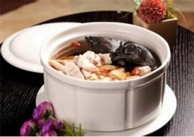 坐月子乌鸡汤的做法