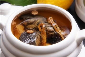 坐月子乌鸡汤的做法