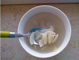 宝宝咳嗽能喝大蒜冰糖水吗