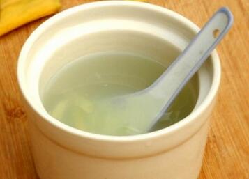 宝宝咳嗽能喝大蒜冰糖水吗