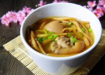 黄花菜下奶的做法