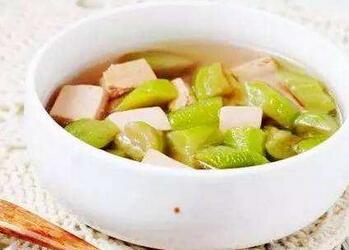产妇吃丝瓜汤的做法