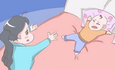 宝宝晚上睡觉翻来覆去怎么回事