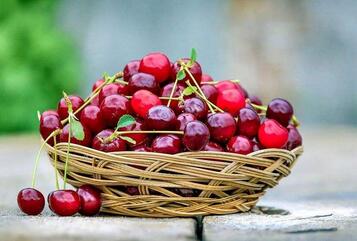 月经肚子疼吃什么好