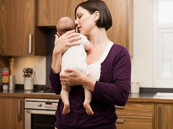 宝宝打嗝是怎么回事 怎么办