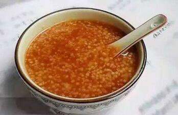 小米粥下奶的做法