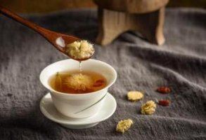 夏天出汗多喝什么好