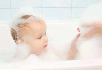 宝宝出汗能马上洗澡吗