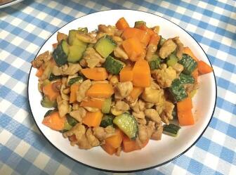 胡萝卜黄瓜鸡胸肉