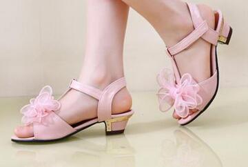 如何为女孩挑选舒适童鞋