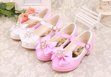 儿童穿高跟鞋好吗