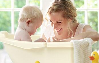 新生儿洗澡怎么洗